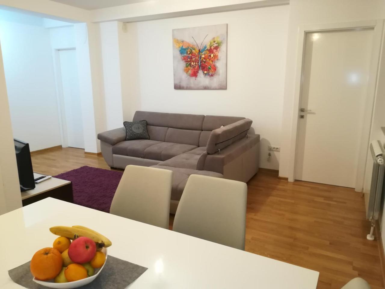 Butterfly Apartment Cacak Ngoại thất bức ảnh